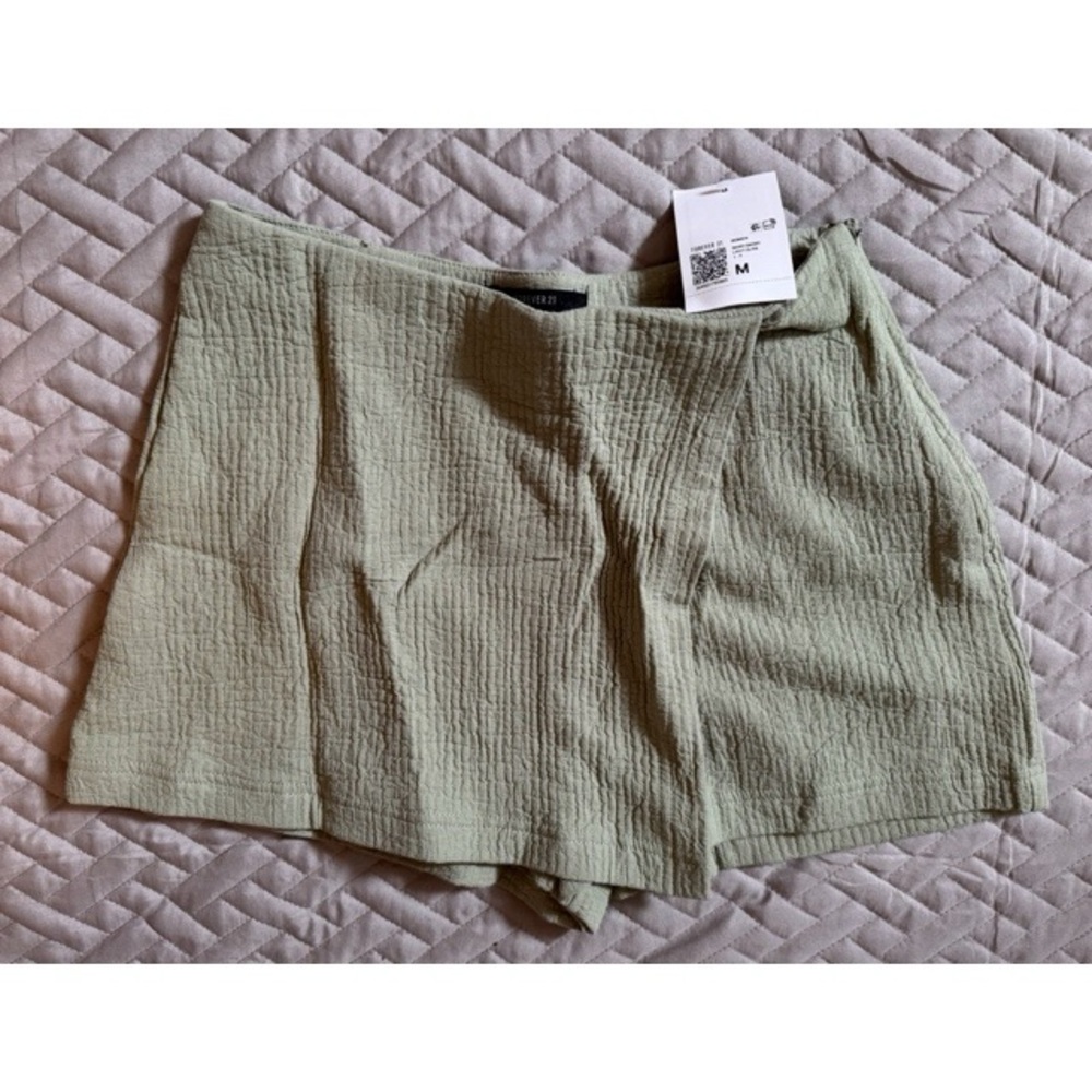 Women's Green Textured Skort- Size Medium